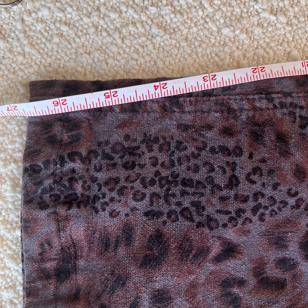 Liverpool Jeans Company size 2 purple velvet leopard print pants - Picture 6 of 6